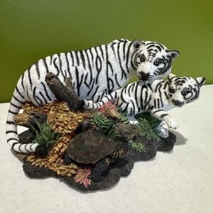 Livingstone Stone White Tiger Family Endanger 1997  W/  Cub Wht Not To Worry